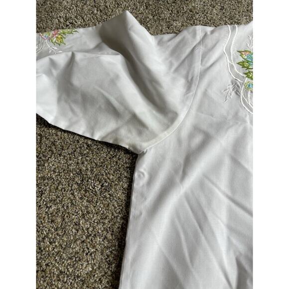 Queen Caro of Honolulu Top Button Up Embroidered White Pastel Floral Size 14 - Picture 7 of 8